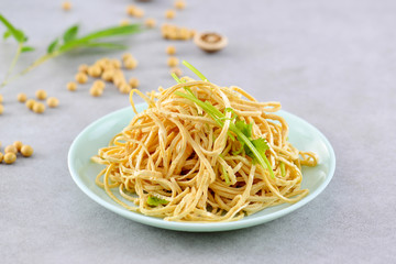 香菜拌云丝