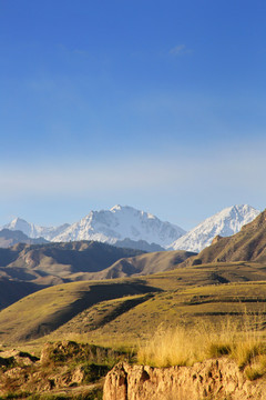 青山雪山美景