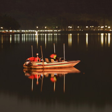 湖泊夜景风光