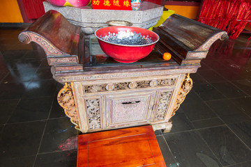海南定安文笔峰木雕供桌