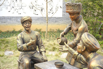 湘西土家酒文化雕塑