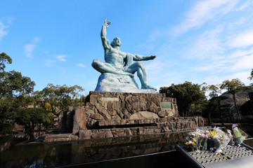 日本旅游长崎核爆纪念雕塑