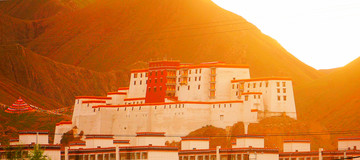 西藏日喀则小布达拉宫夕阳