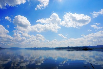 异龙湖