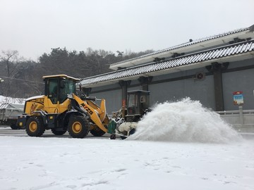 清雪车作业