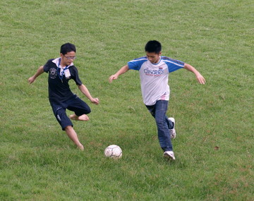 中学生操场足球
