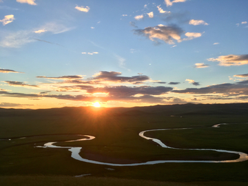 草原夕阳