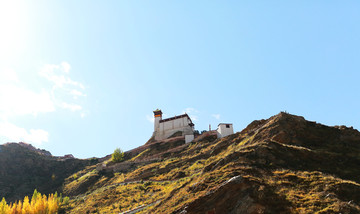 西藏山南地区雍布拉康宫风貌