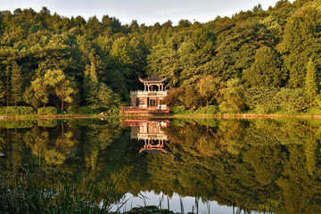 长沙岳麓山穿石坡湖