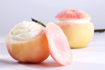 桃子水果冰淇淋