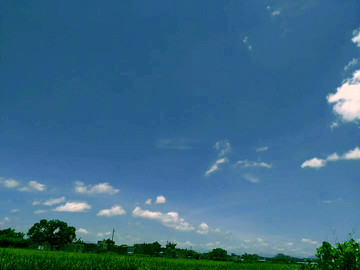 乡村的蓝天白云