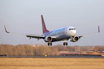 深圳航空公司飞机落地