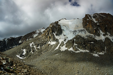 高原神山冈仁波齐