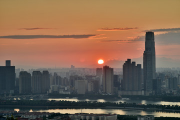 长沙岳麓山俯瞰城市日出风光