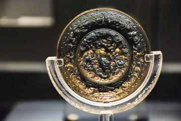 唐代葡萄纹铜镜