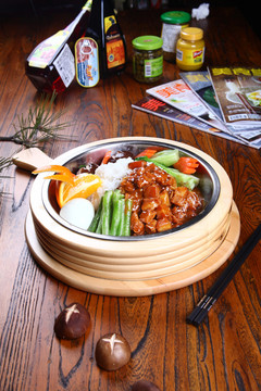 嘟嘟香肉饭