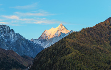 雅拉雪山