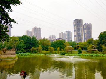重庆巴国城湖畔风景