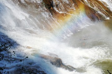 彩虹瀑布