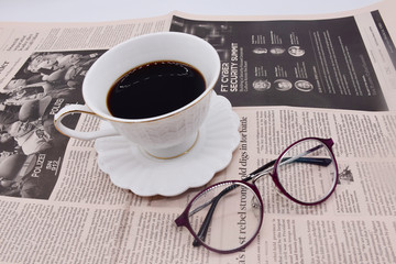 报纸咖啡