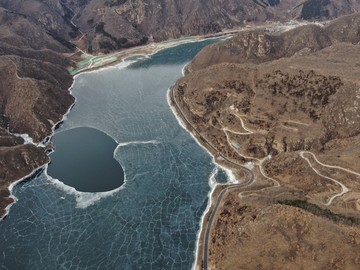 水库冰湖