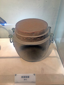 清代的蒸菱铜罐