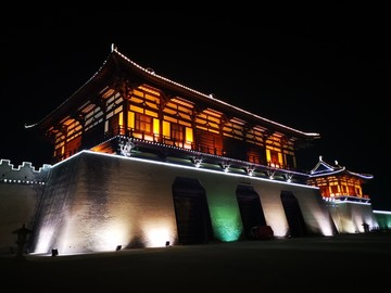 洛阳定鼎门遗址夜景