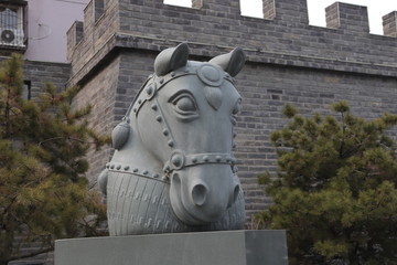 马头雕塑