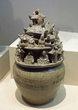 西晋越窑青瓷堆塑罐