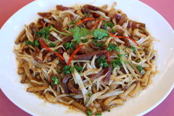银鱼腊味蒸珍菌