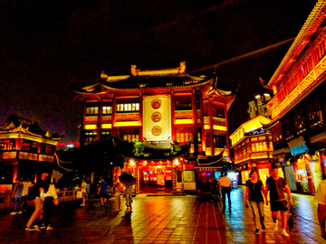 上海豫园老街建筑夜景