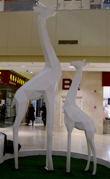 长颈鹿母子雕塑