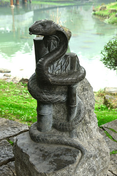 中国十二生肖雕塑巳蛇