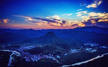 山峦叠嶂