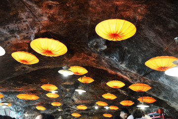 三游洞景区的洞穴餐馆
