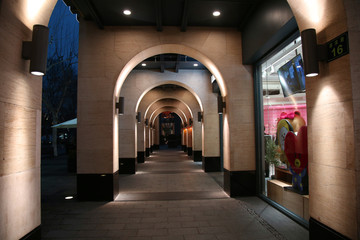 商场外景走廊