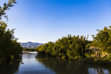 河岸风光