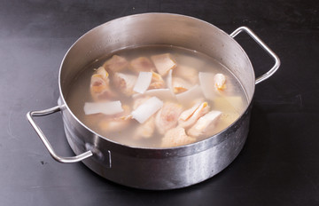 椰青鲜鸡锅汤底