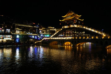 凤凰古城沱江雪桥夜景