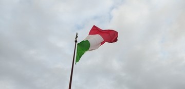 威尼斯广场国旗