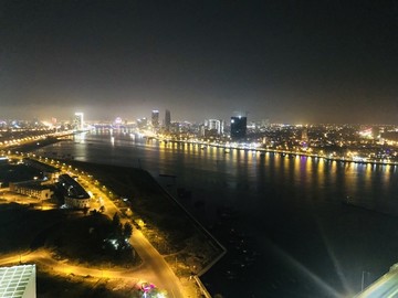 沿岸夜景