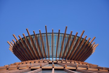 中式园林建筑圆形屋顶特写