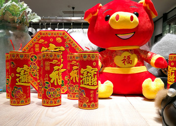 猪年喜庆摆件