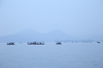 烟雨西湖