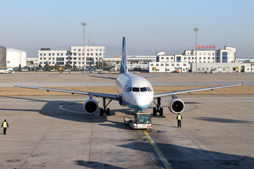 重庆航空公司飞机在北京首都机场