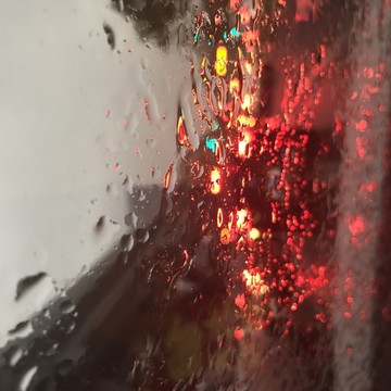 雨中塞车