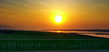 盐湖夕阳