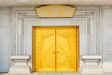 佛教寺院黄金大门