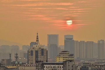 城市夕阳高楼落日