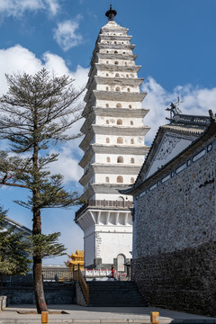 鸡足山佛塔